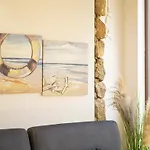 Апартаменты Veranda With Jacuzzi & Bbq 1 Minute From The