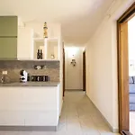 Апартаменты Veranda With Jacuzzi & Bbq 1 Minute From The Capo Comino