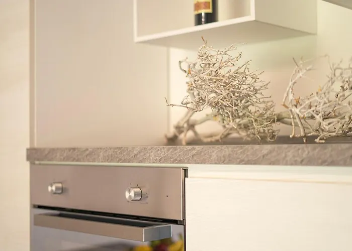 Veranda With Jacuzzi & Bbq 1 Minute From The Appartamento Capo Comino