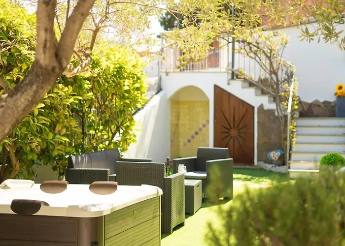 Veranda With Jacuzzi & Bbq 1 Minute From The Capo Comino