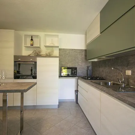 Veranda With Jacuzzi & Bbq 1 Minute From The Apartamento